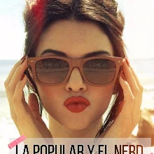 «La popular y el nerd» de Milagros B. A.